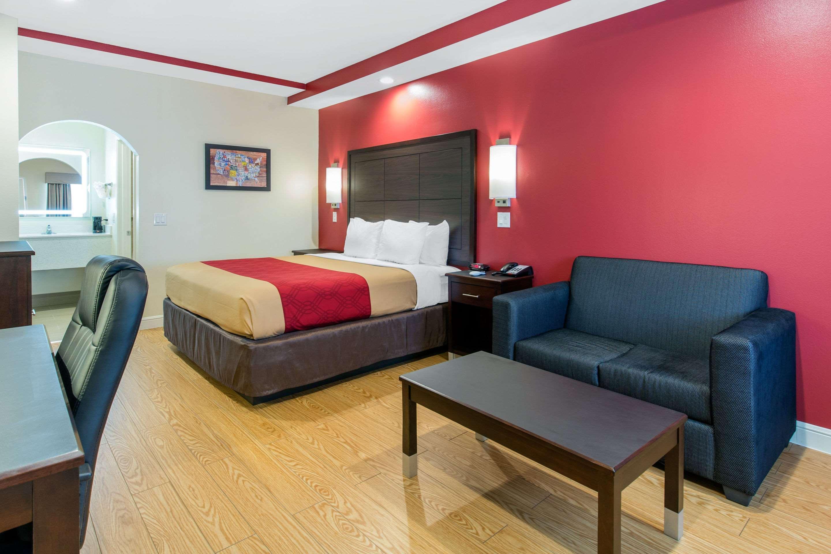 Econo Lodge Inn & Suites Houston Willowbrook Ngoại thất bức ảnh
