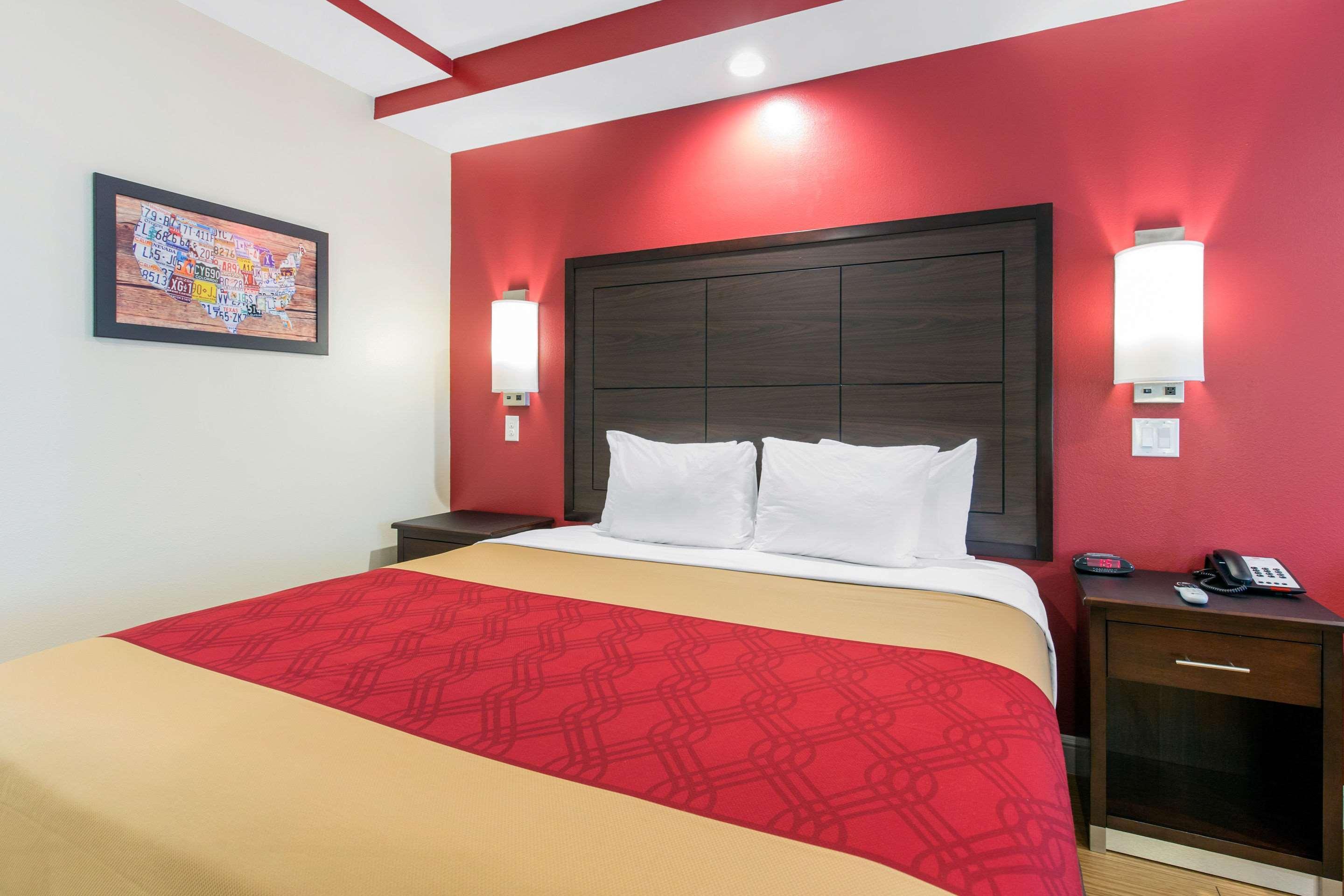 Econo Lodge Inn & Suites Houston Willowbrook Ngoại thất bức ảnh