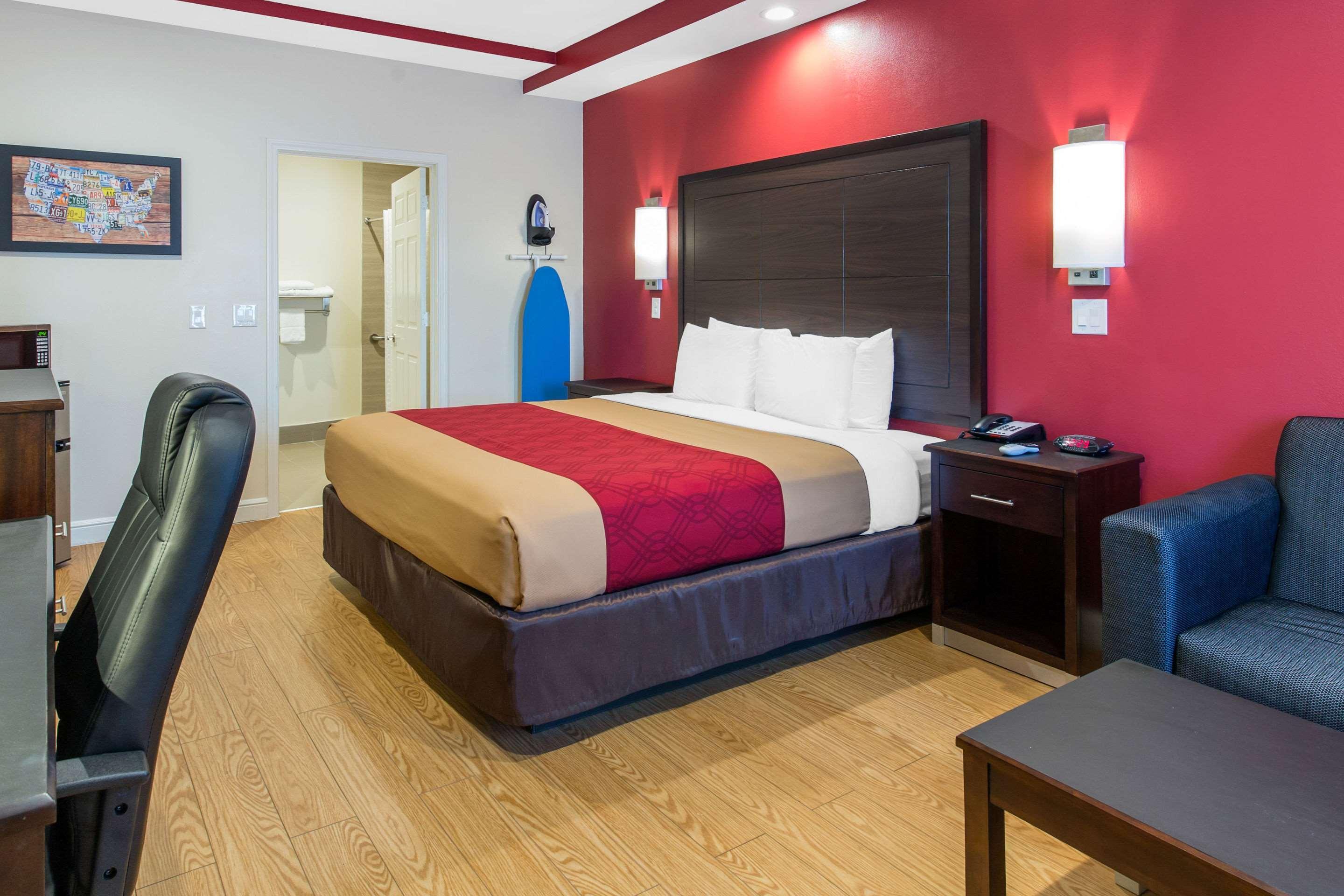 Econo Lodge Inn & Suites Houston Willowbrook Ngoại thất bức ảnh