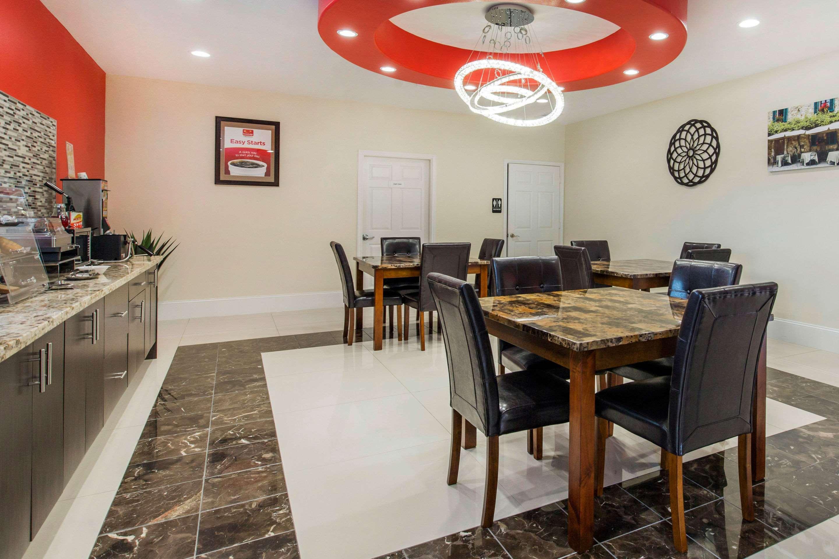 Econo Lodge Inn & Suites Houston Willowbrook Ngoại thất bức ảnh