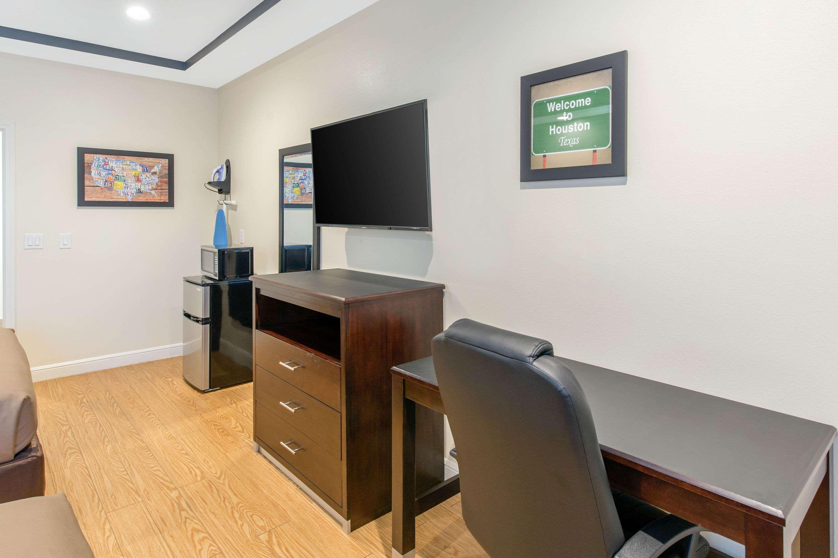 Econo Lodge Inn & Suites Houston Willowbrook Ngoại thất bức ảnh