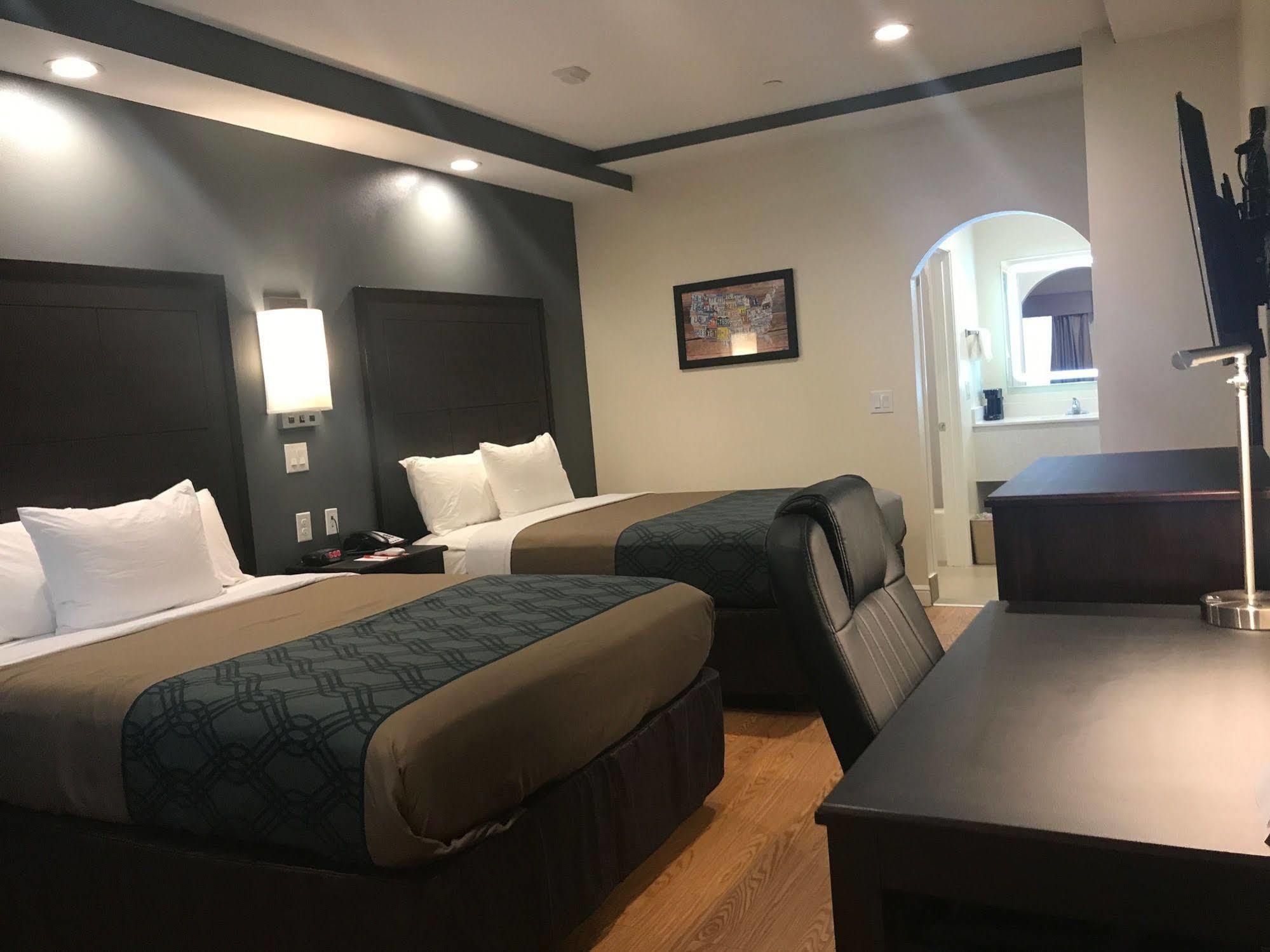 Econo Lodge Inn & Suites Houston Willowbrook Ngoại thất bức ảnh